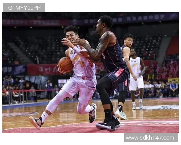 深圳篮球队区域防守解析：战术布局与执行力的深度剖析