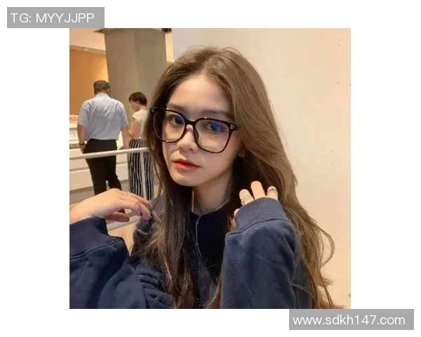 足球场上的时尚风向标哪些明星选择绑头发展现个性魅力 足球场上的时尚风向标哪些明星选择绑头发展现个性魅力